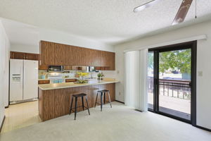 Kitchen/Breakfast Bar
