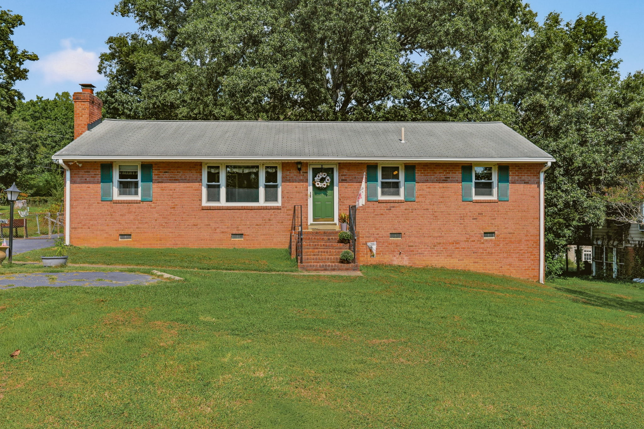 01-Exterior Front