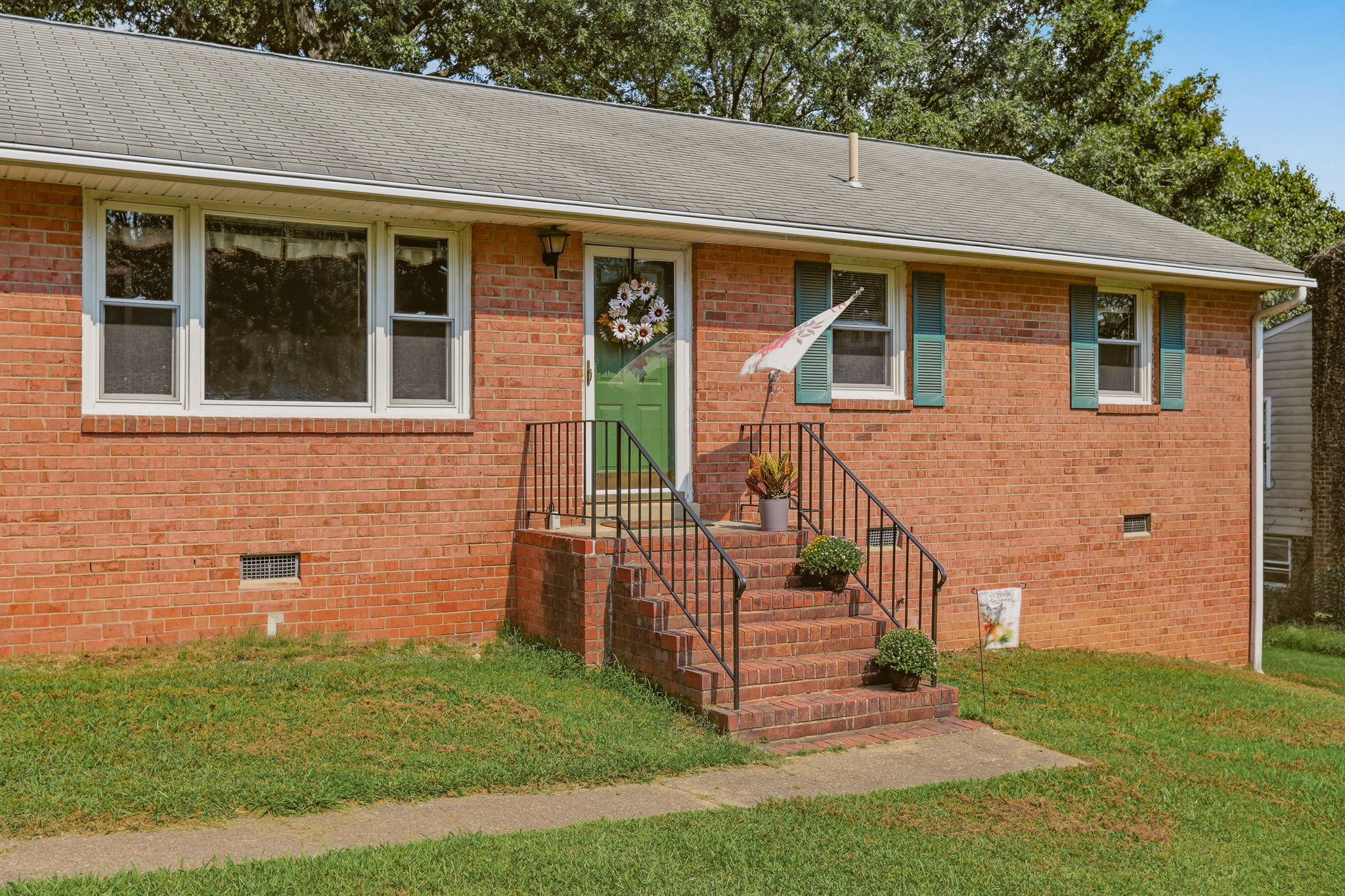03-Exterior Front