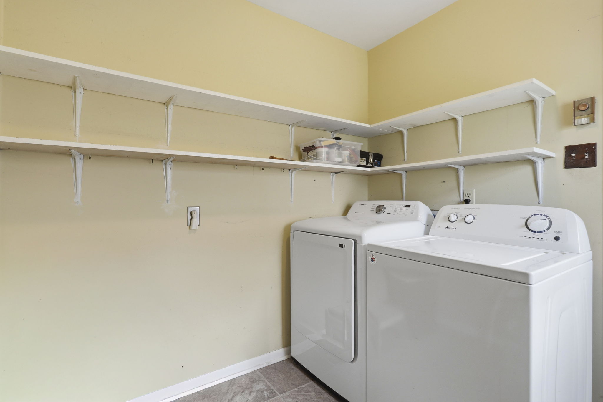 19-Laundry Room