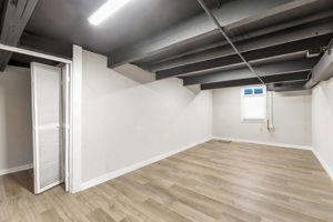  Photo 33