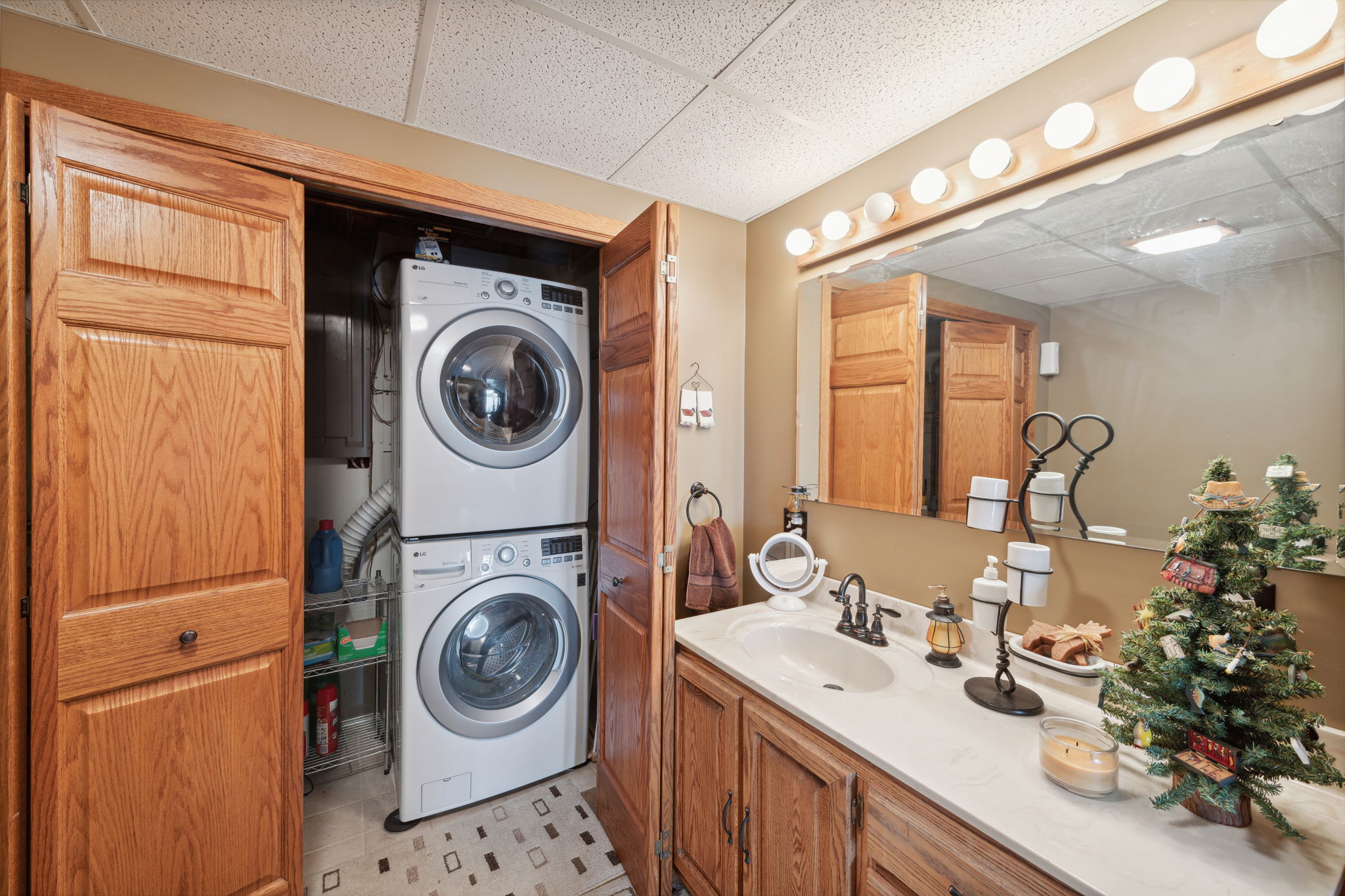 16_Interior