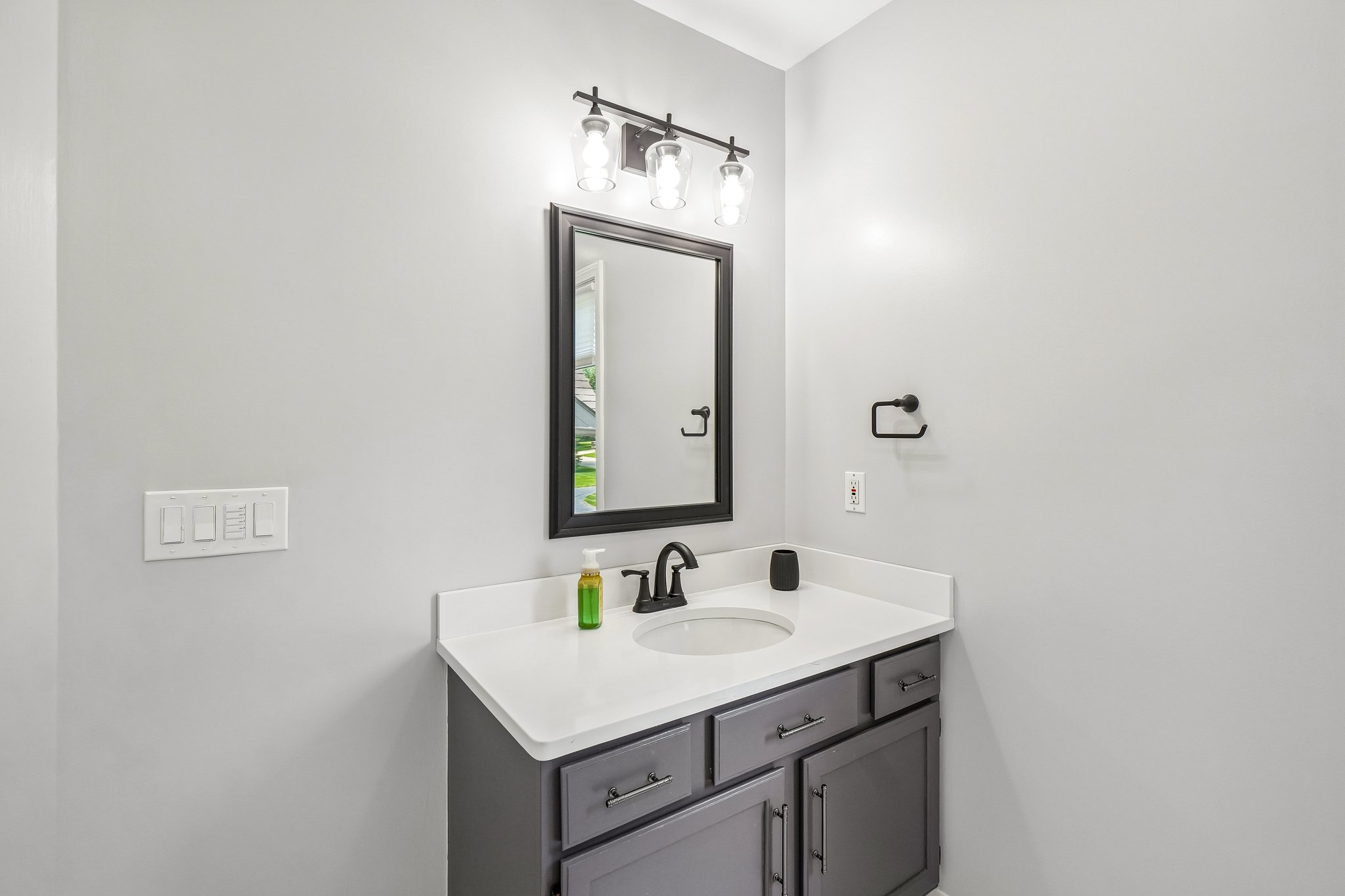 Southampton Dr-S0807-018.jpg