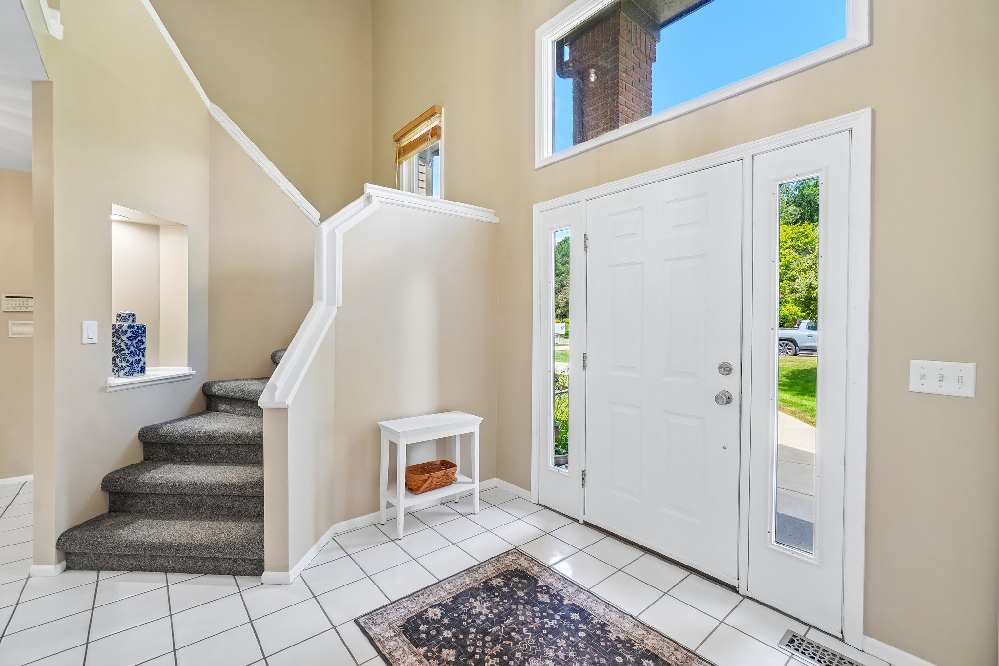 - 6423 Southampton Dr-S2407-001.jpg