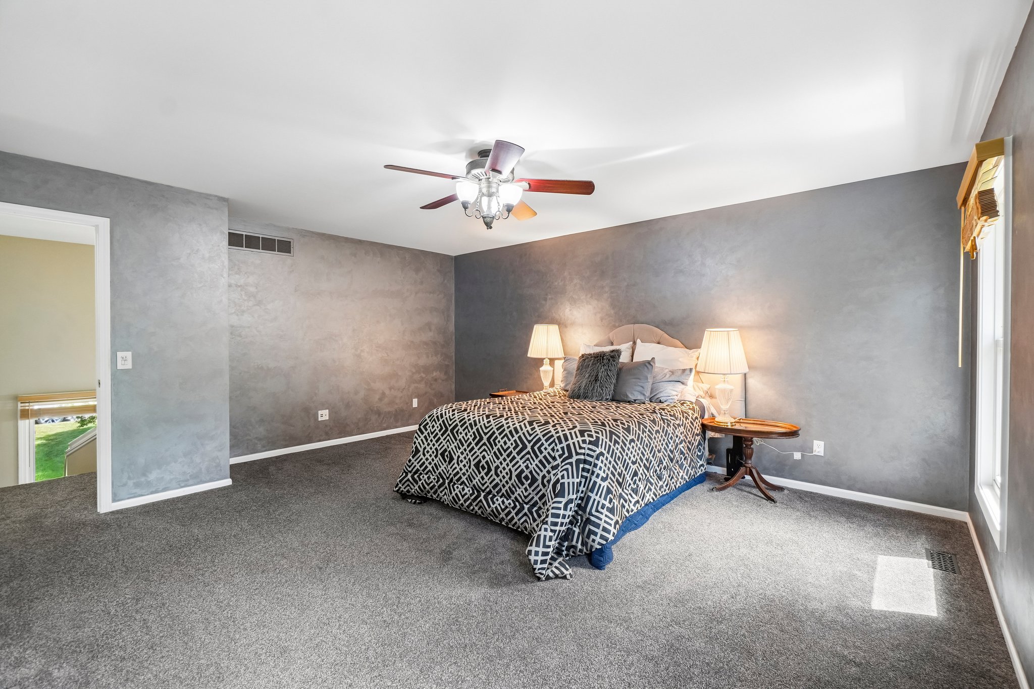 - 6423 Southampton Dr-S2407-017.jpg