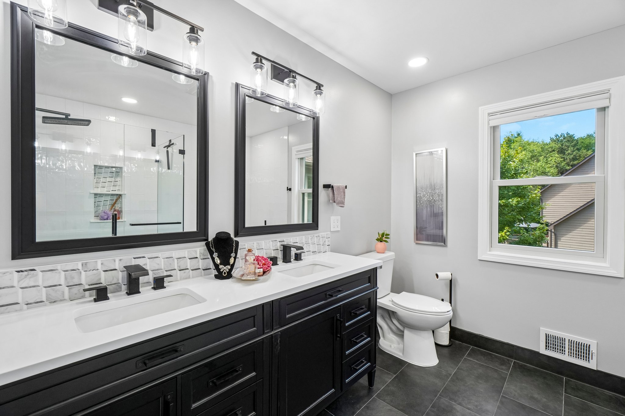 - 6423 Southampton Dr-S2407-019.jpg