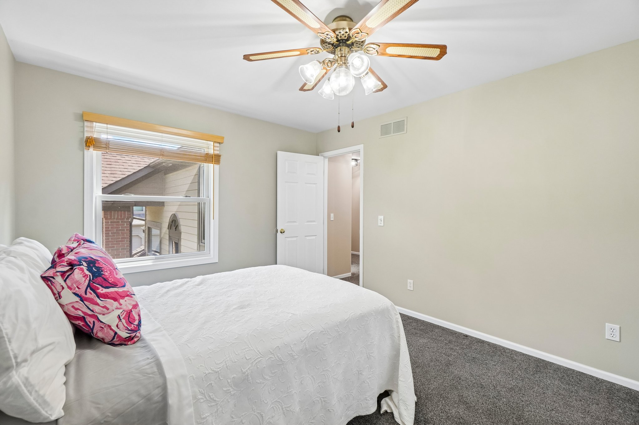 - 6423 Southampton Dr-S2407-022.jpg