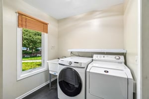 Southampton Dr-S0807-013.jpg