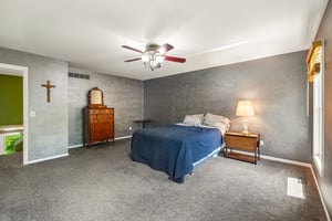 Southampton Dr-S0807-015.jpg
