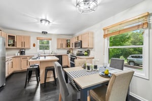 - 6423 Southampton Dr-S2407-010.jpg