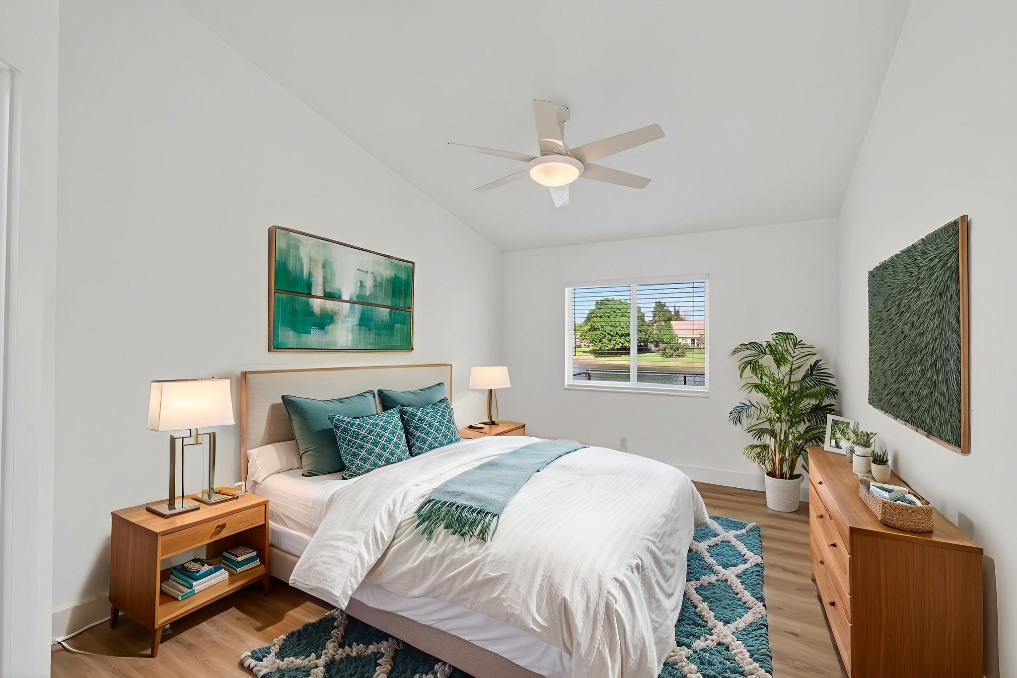 DSC_0608 virtually staged.jpeg