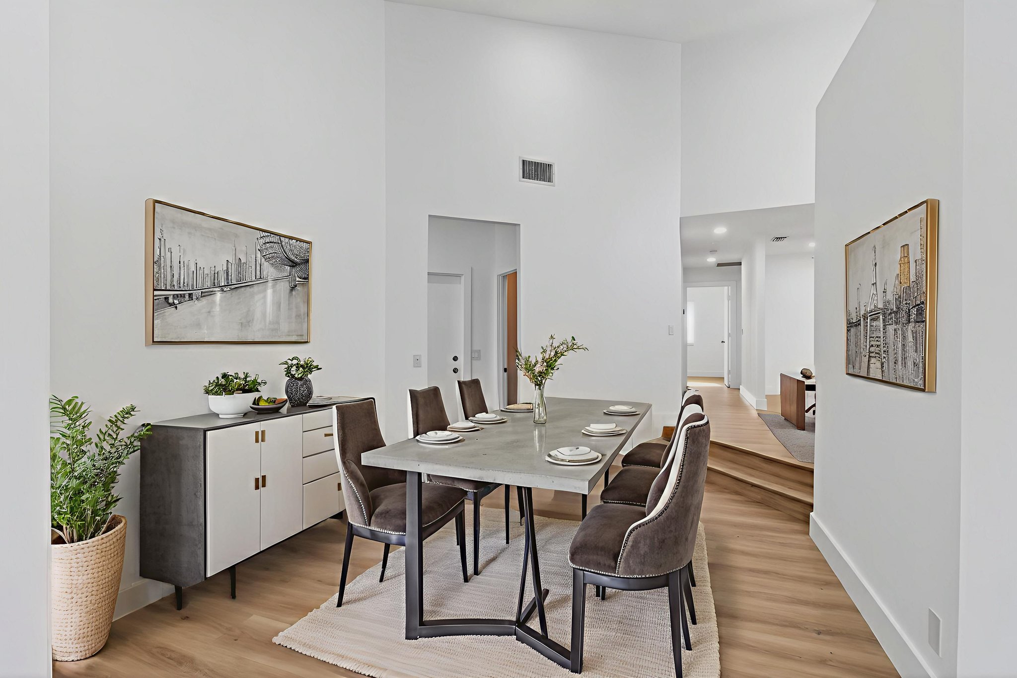 DSC_0508 virtually staged.jpeg