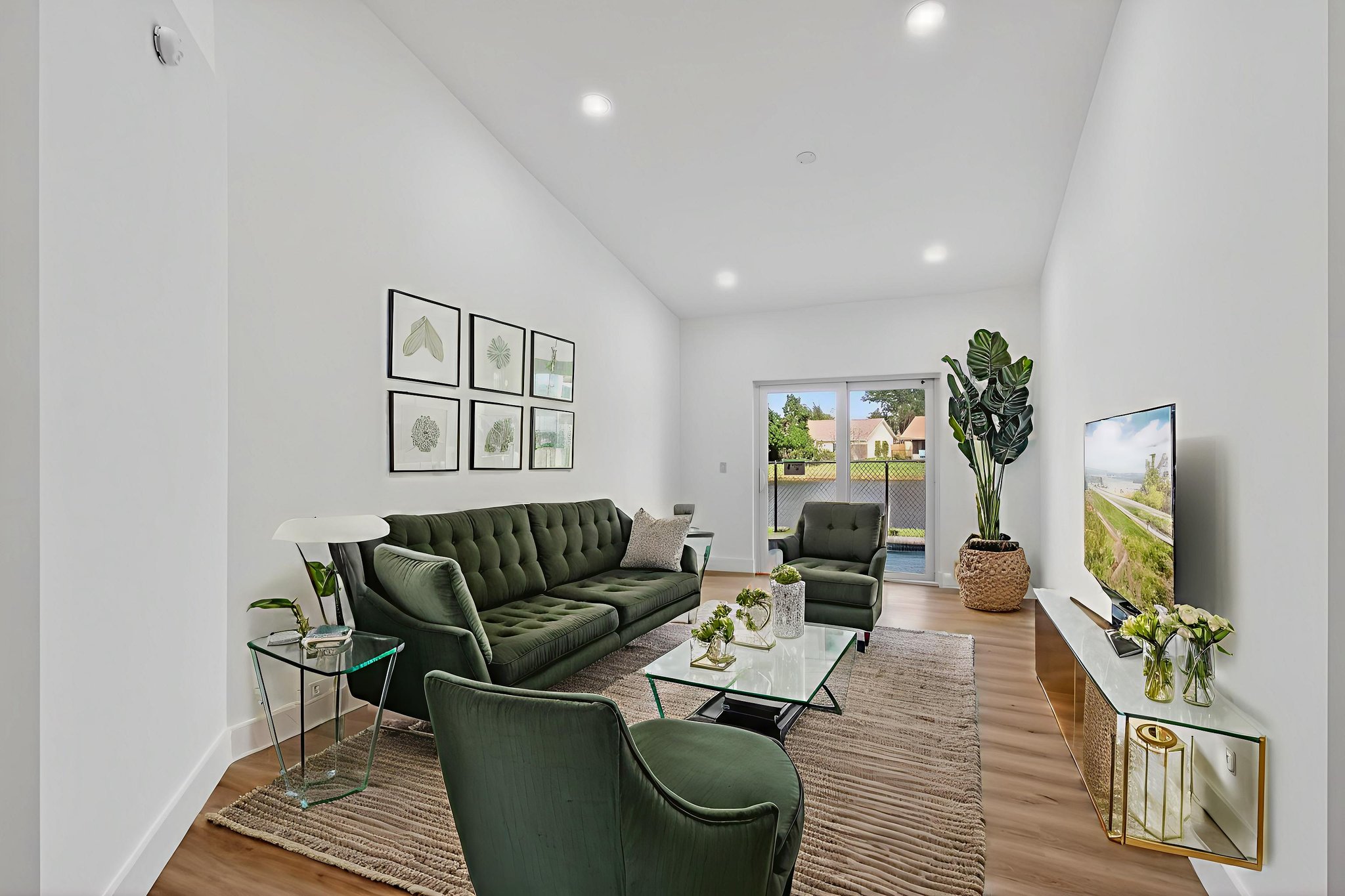 DSC_0467 virtually staged.jpeg