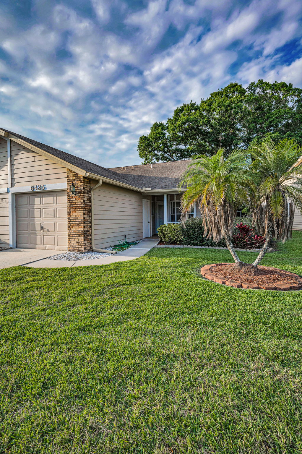Front Exterior4