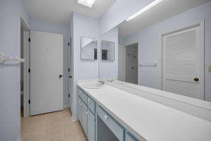 Master Bathroom1a