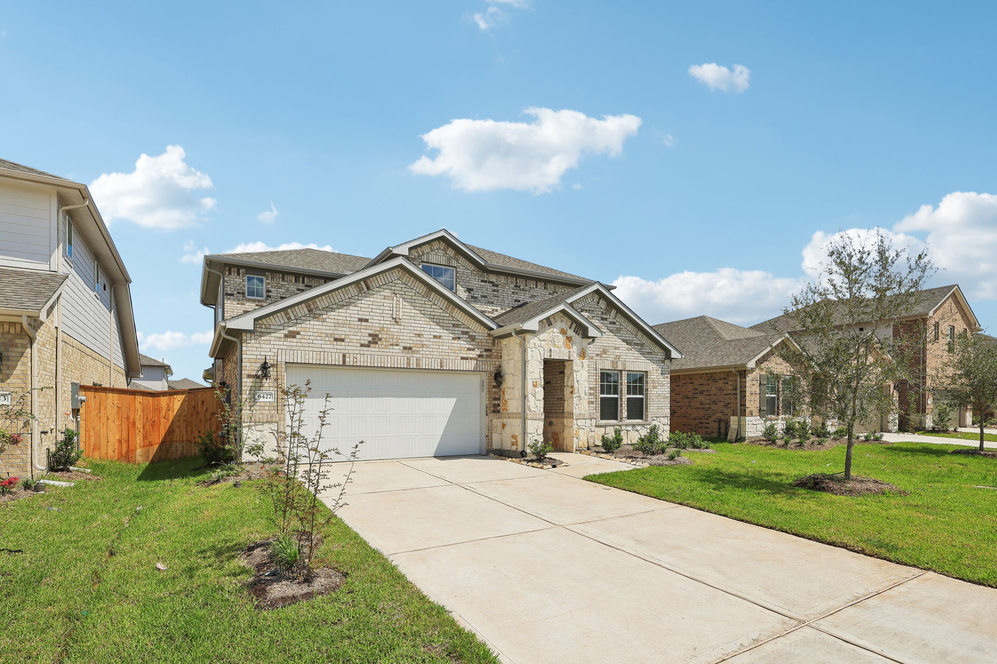 Houston - Wall Street Village - 6427 Brazos Trl Dr, Booth, TX 77469 - 002