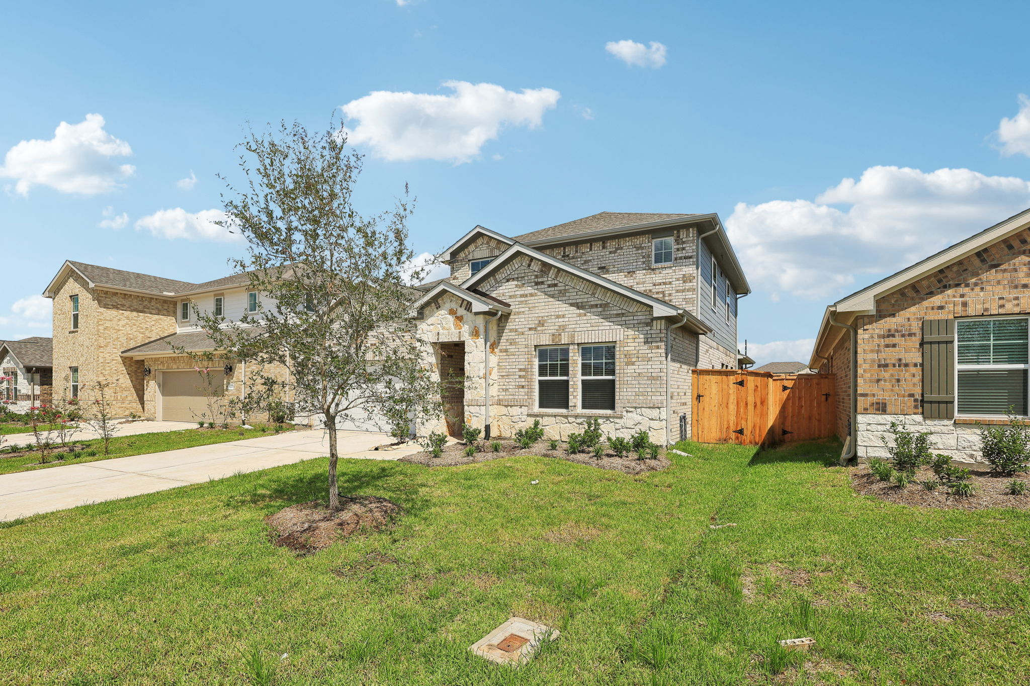 Houston - Wall Street Village - 6427 Brazos Trl Dr, Booth, TX 77469 - 003