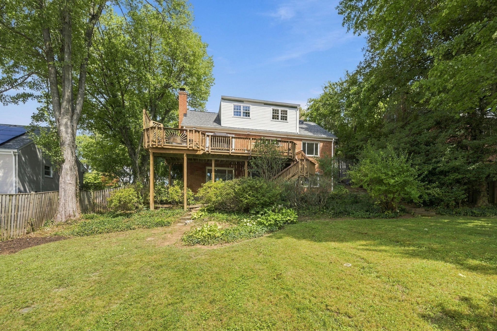 Flat, large back yard