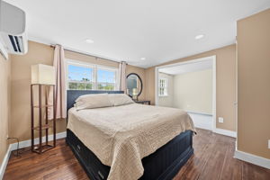 Upper level second en-suite bedroom