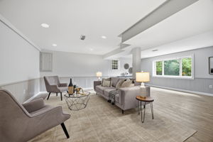 Huge family room perfect for entertaining!