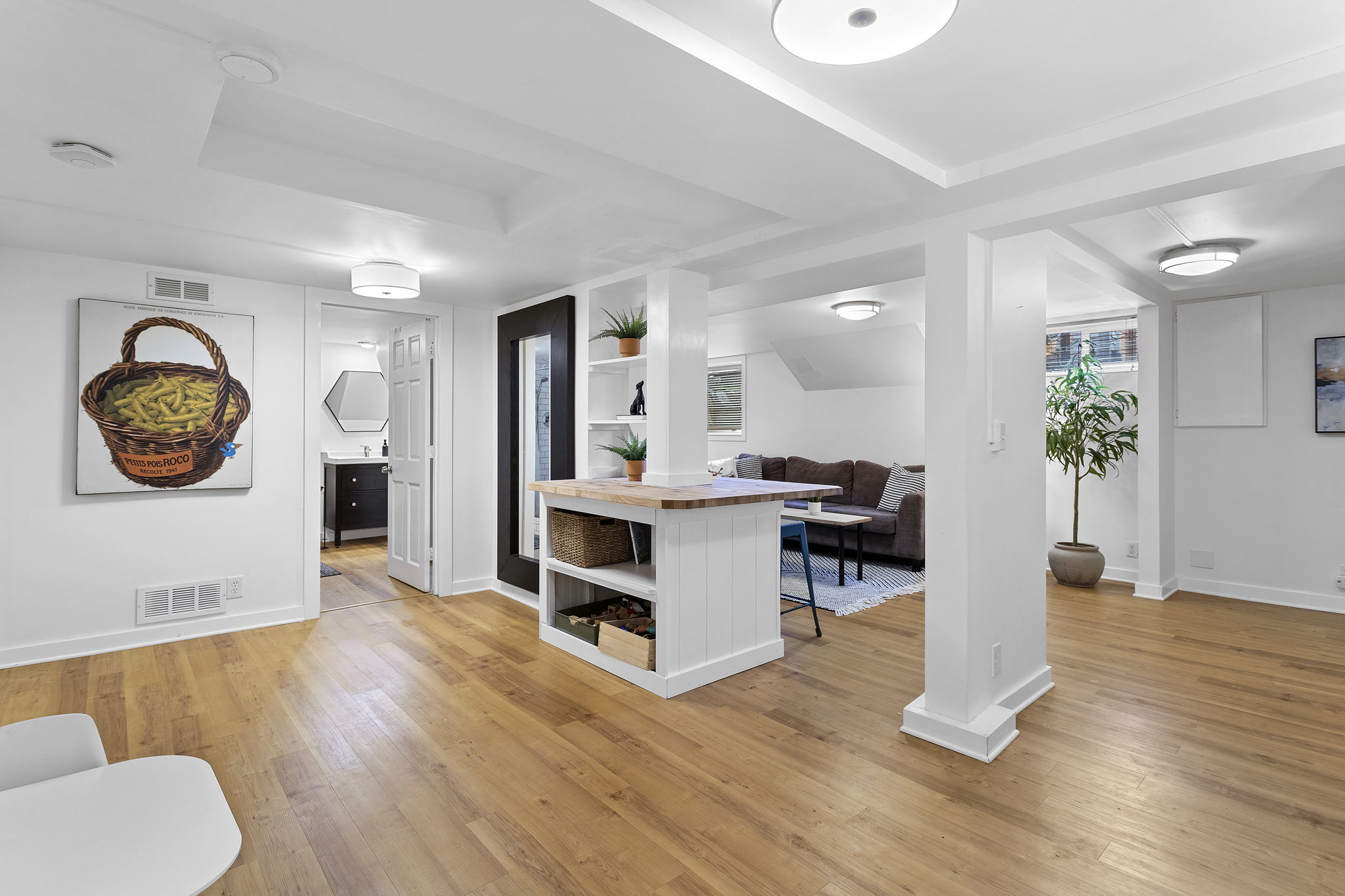 6429 N Commercial Ave, Portland, OR 97217, USA Photo 4