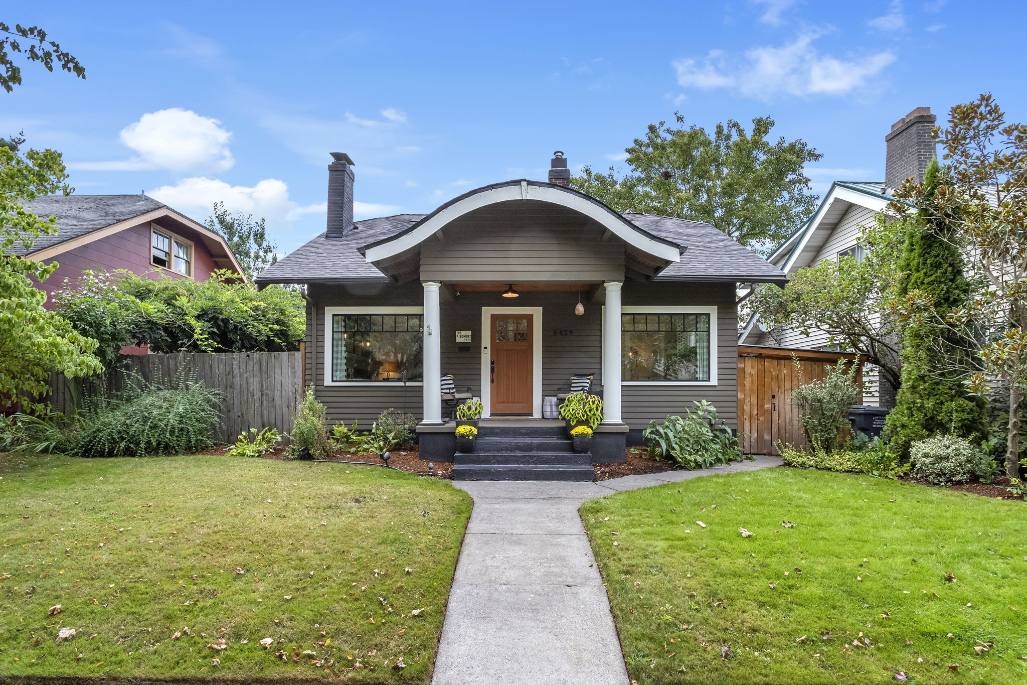 6429 N Commercial Ave, Portland, OR 97217, USA Photo 2