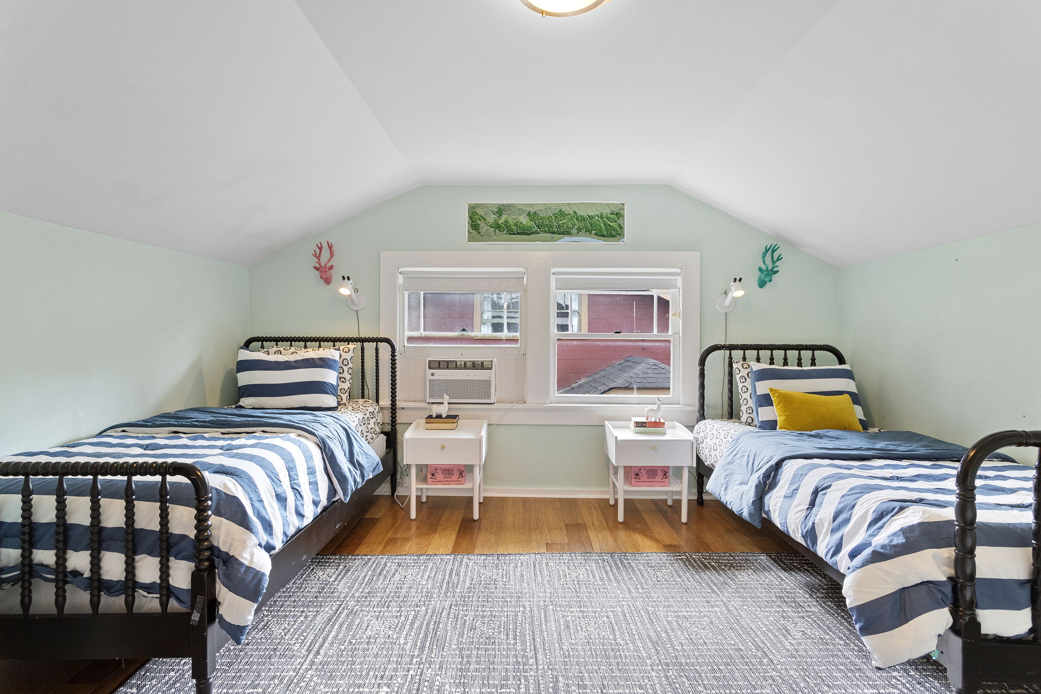 6429 N Commercial Ave, Portland, OR 97217, USA Photo 43