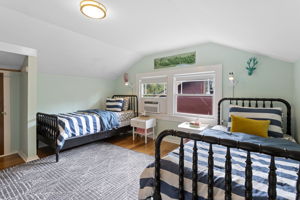 6429 N Commercial Ave, Portland, OR 97217, USA Photo 41