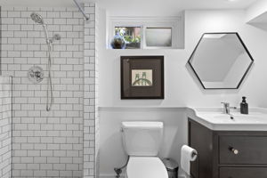 6429 N Commercial Ave, Portland, OR 97217, USA Photo 35