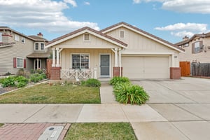 Aspenwood Way-S1402-002.jpg