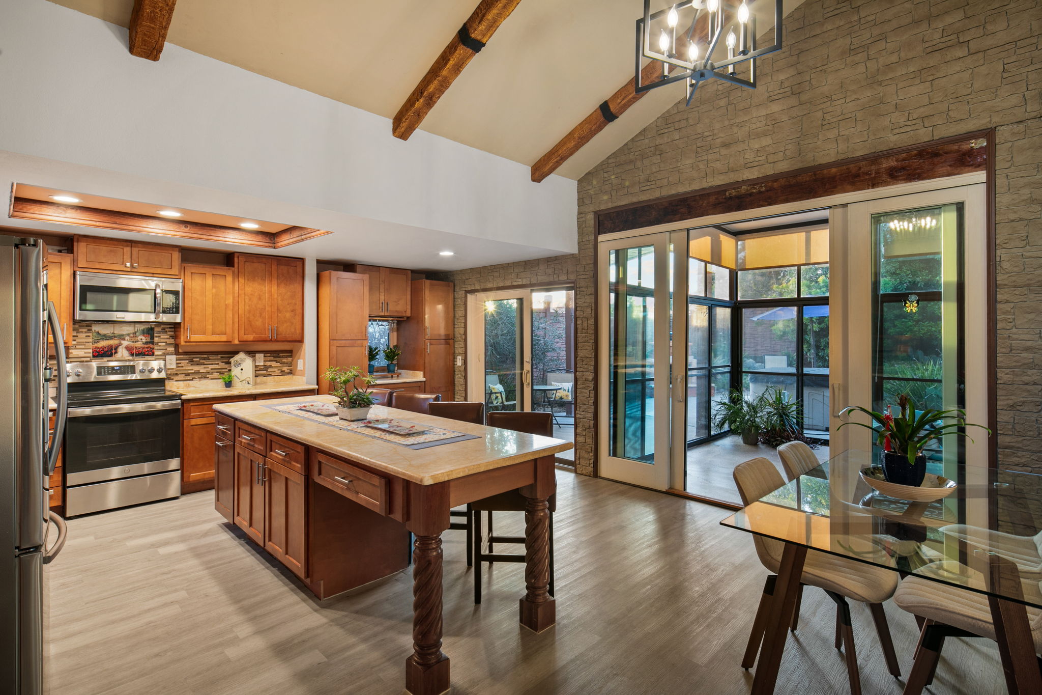 6433 La Paloma St-102