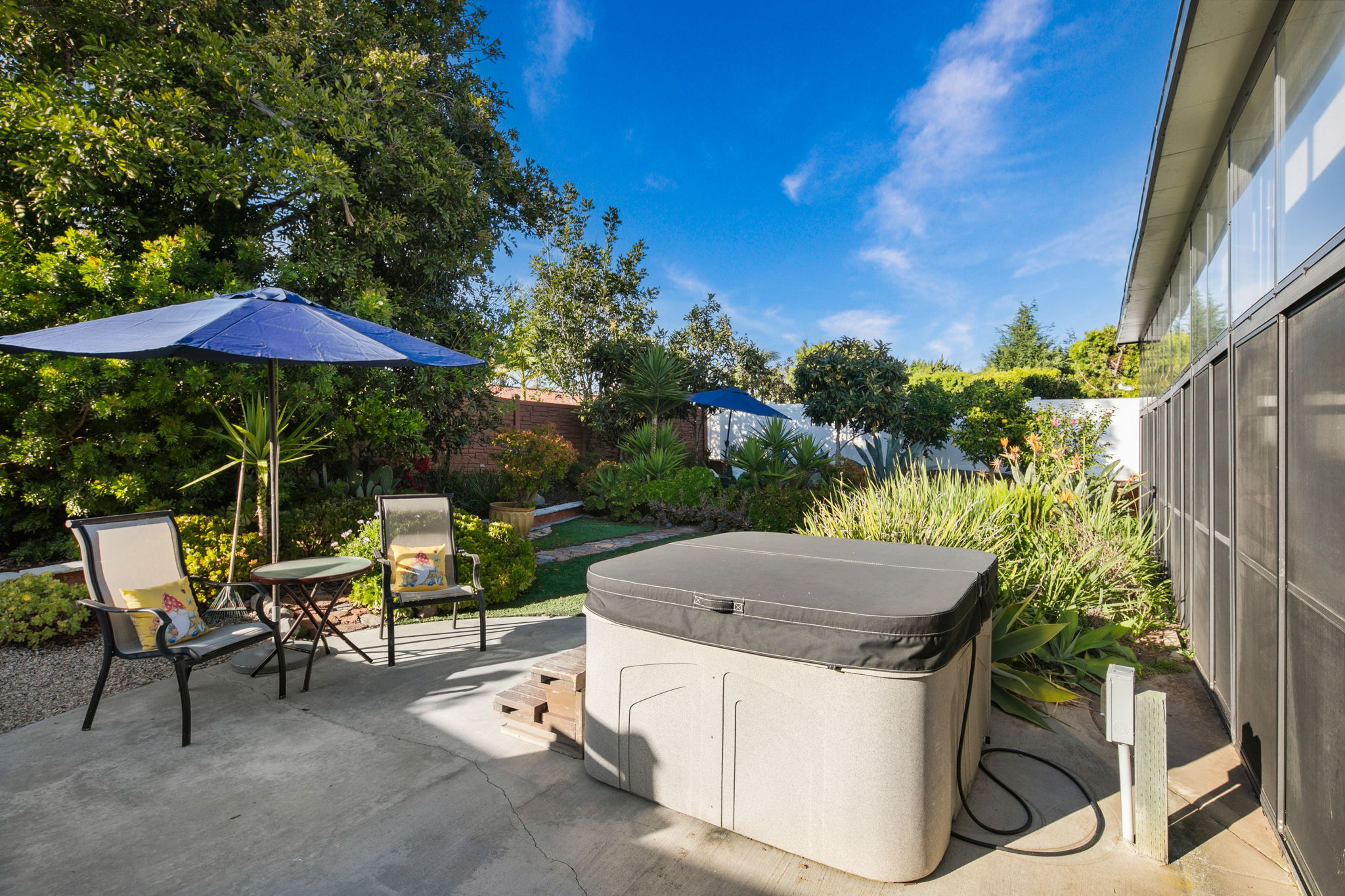 6433 La Paloma St-75