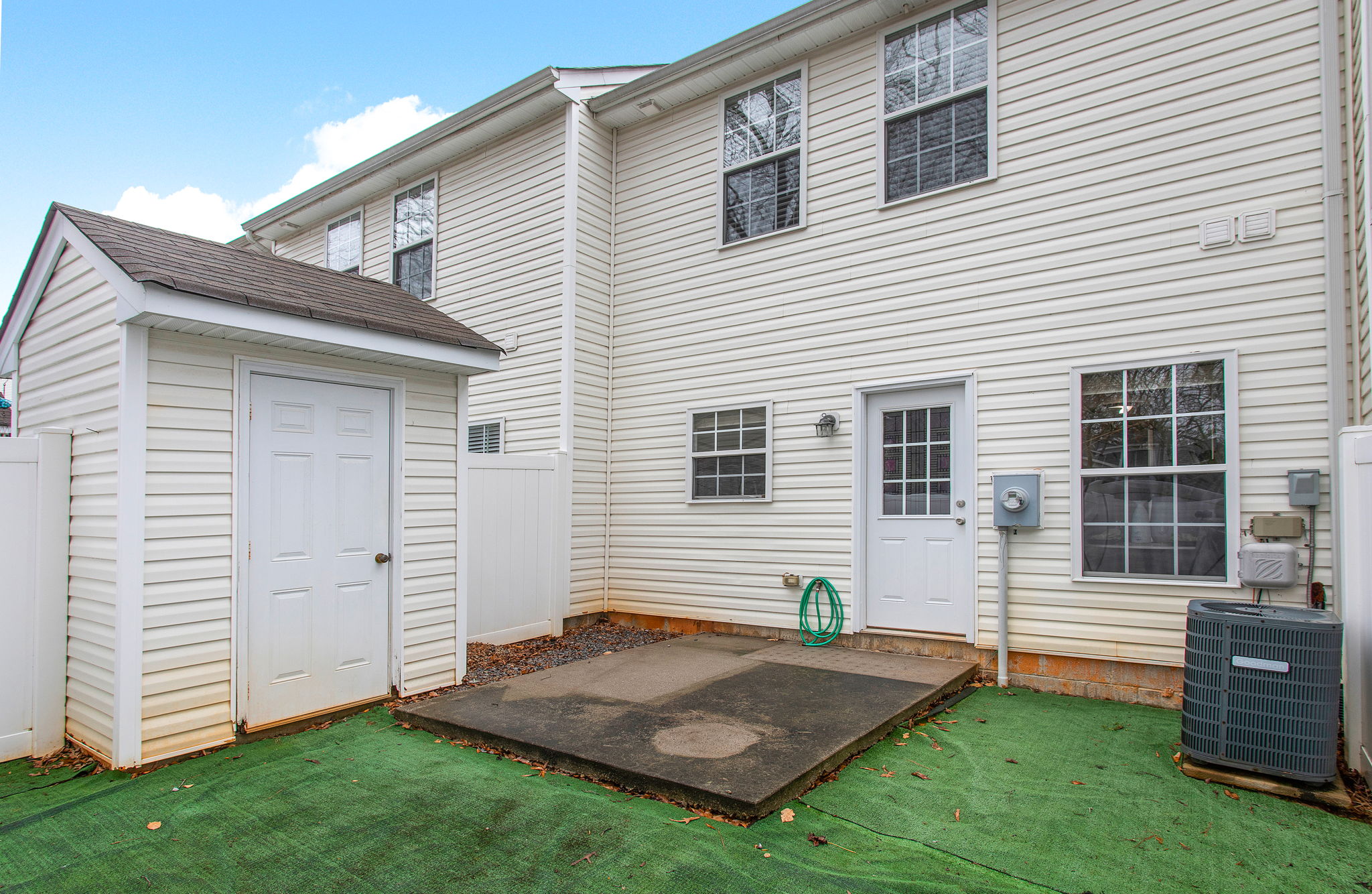 25-Exterior Back