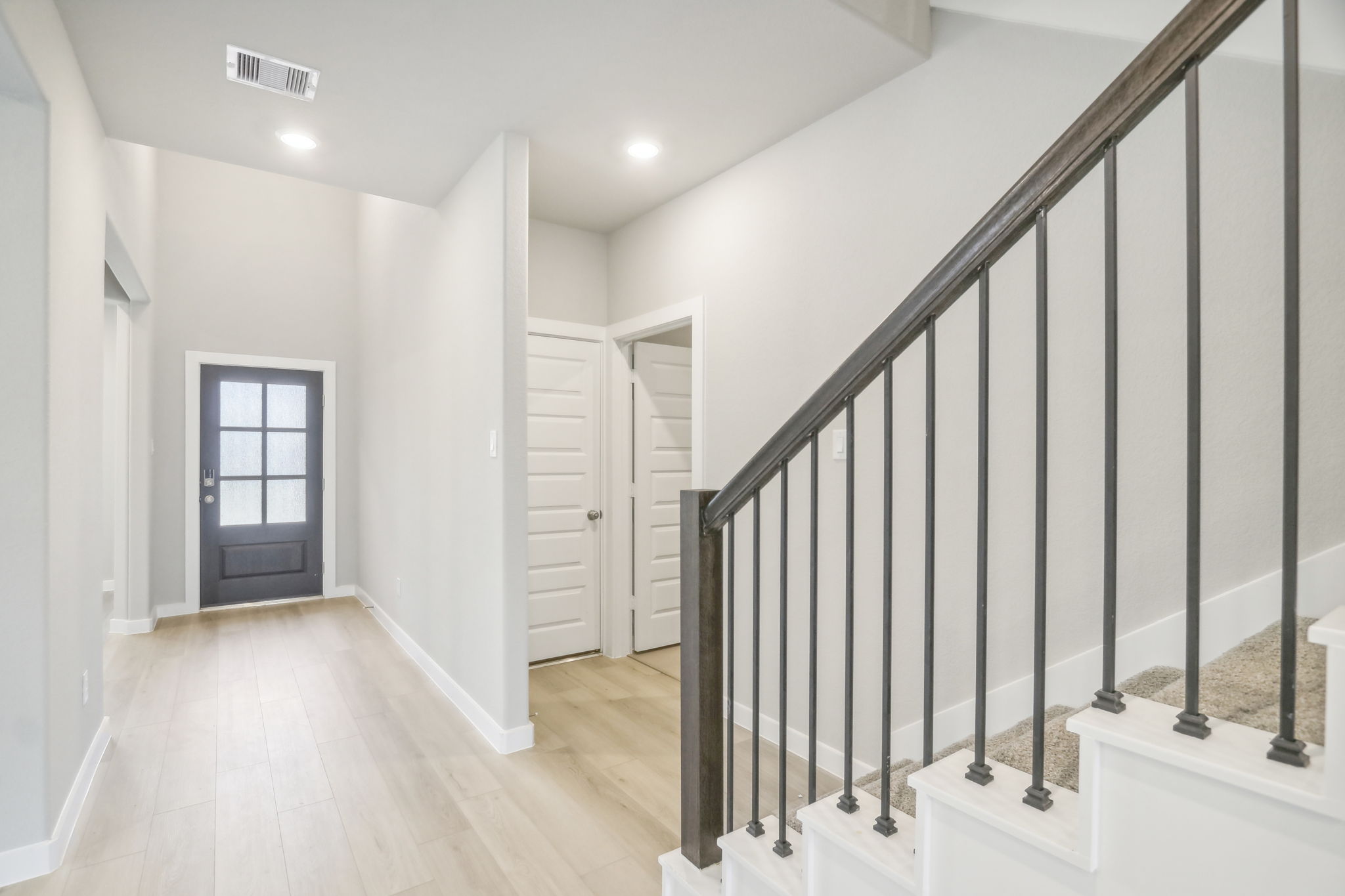 Houston - Wall Street Village - 6435 Brazos Trl Dr, Richmond, TX, 77469 -    005