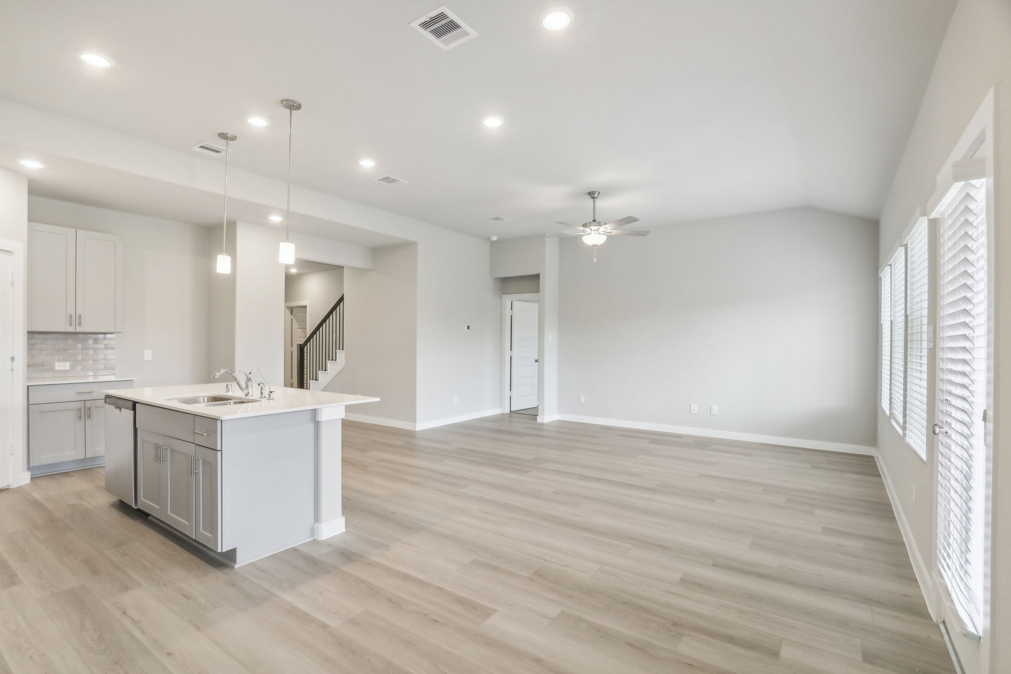 Houston - Wall Street Village - 6435 Brazos Trl Dr, Richmond, TX, 77469 -    008