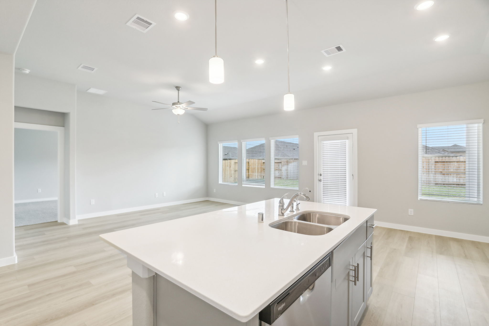 Houston - Wall Street Village - 6435 Brazos Trl Dr, Richmond, TX, 77469 -    015