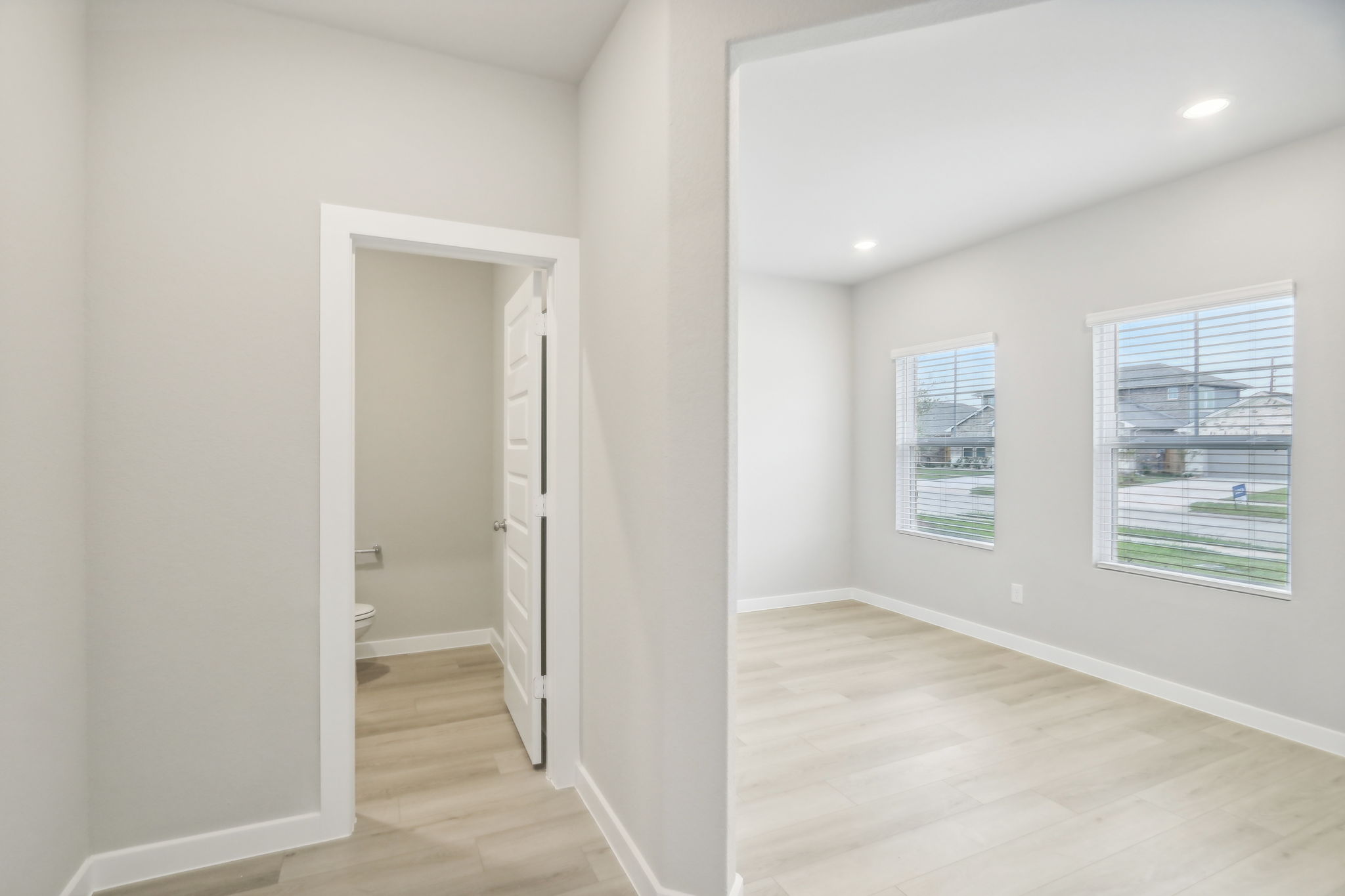 Houston - Wall Street Village - 6435 Brazos Trl Dr, Richmond, TX, 77469 -    019