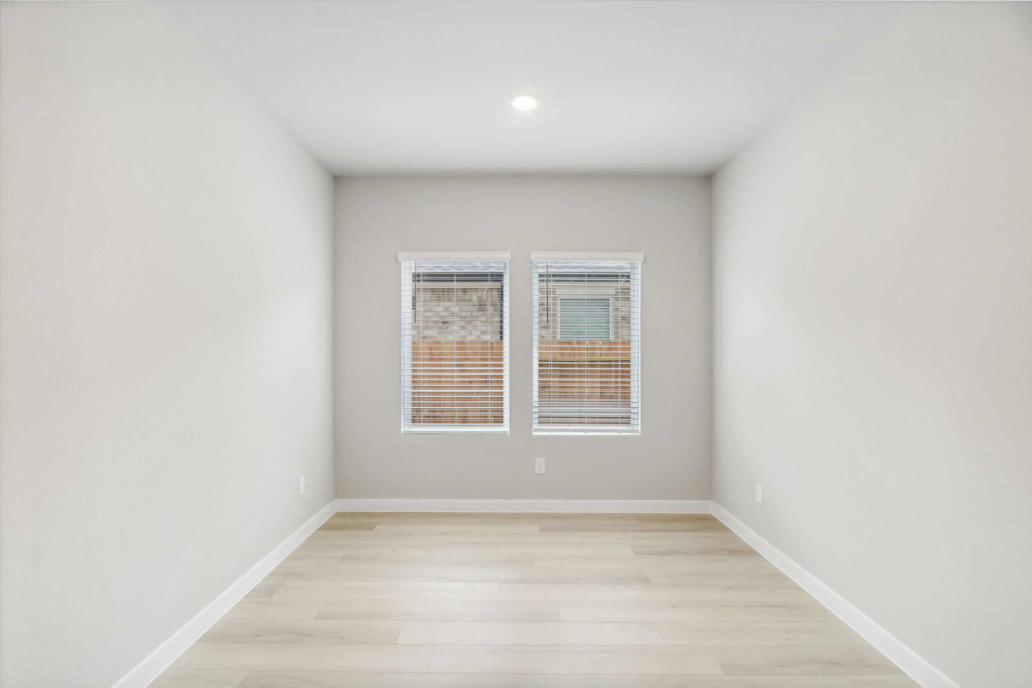 Houston - Wall Street Village - 6435 Brazos Trl Dr, Richmond, TX, 77469 -    023