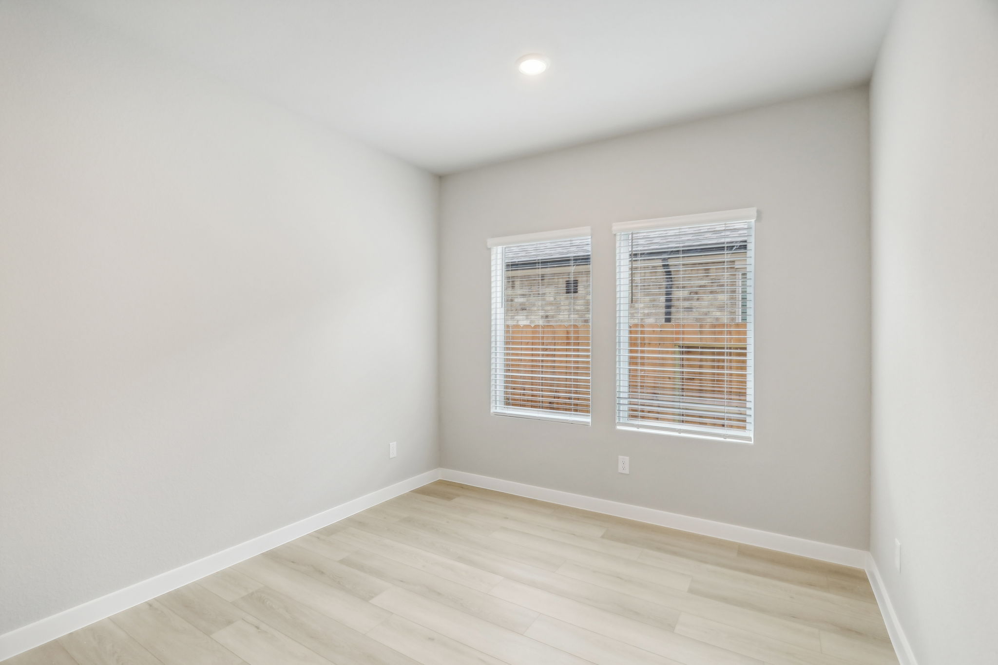 Houston - Wall Street Village - 6435 Brazos Trl Dr, Richmond, TX, 77469 -    024