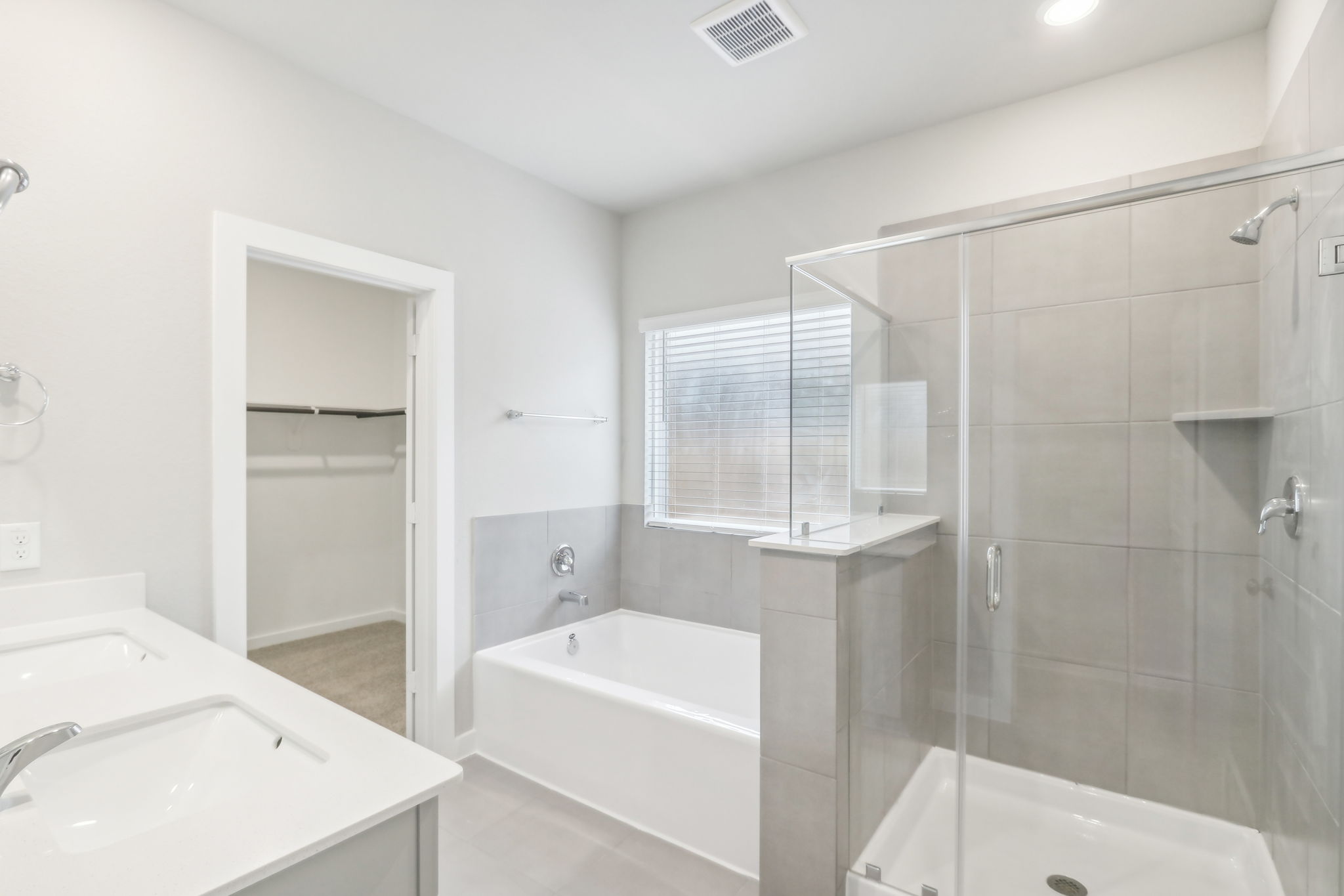 Houston - Wall Street Village - 6435 Brazos Trl Dr, Richmond, TX, 77469 -    030