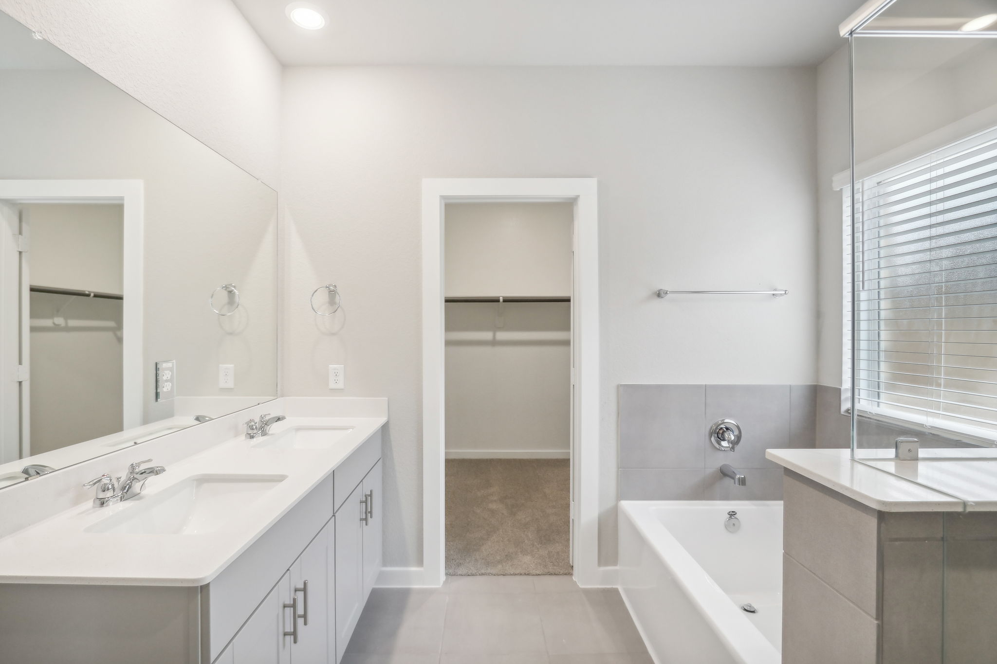 Houston - Wall Street Village - 6435 Brazos Trl Dr, Richmond, TX, 77469 -    031