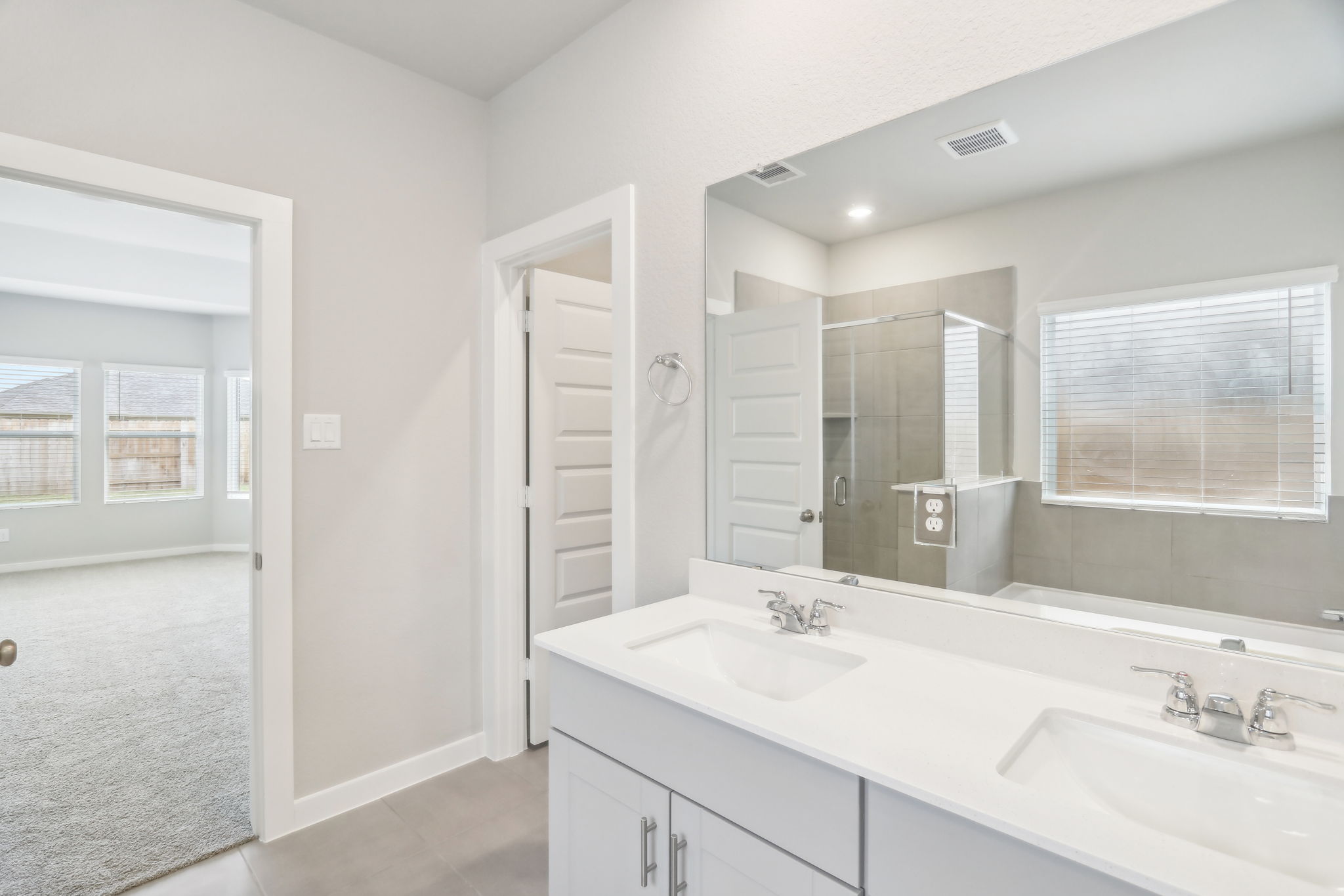 Houston - Wall Street Village - 6435 Brazos Trl Dr, Richmond, TX, 77469 -    033