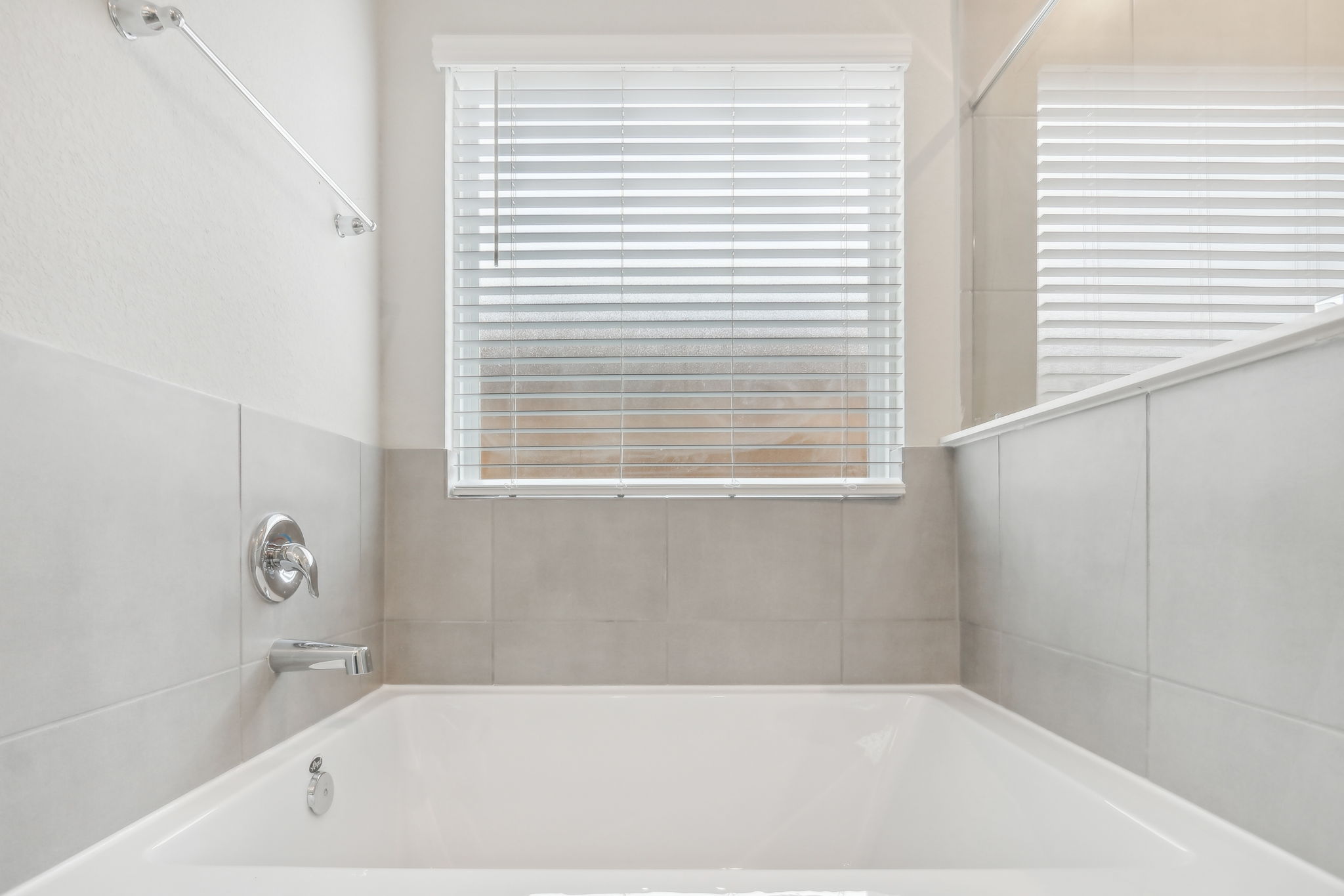 Houston - Wall Street Village - 6435 Brazos Trl Dr, Richmond, TX, 77469 -    034