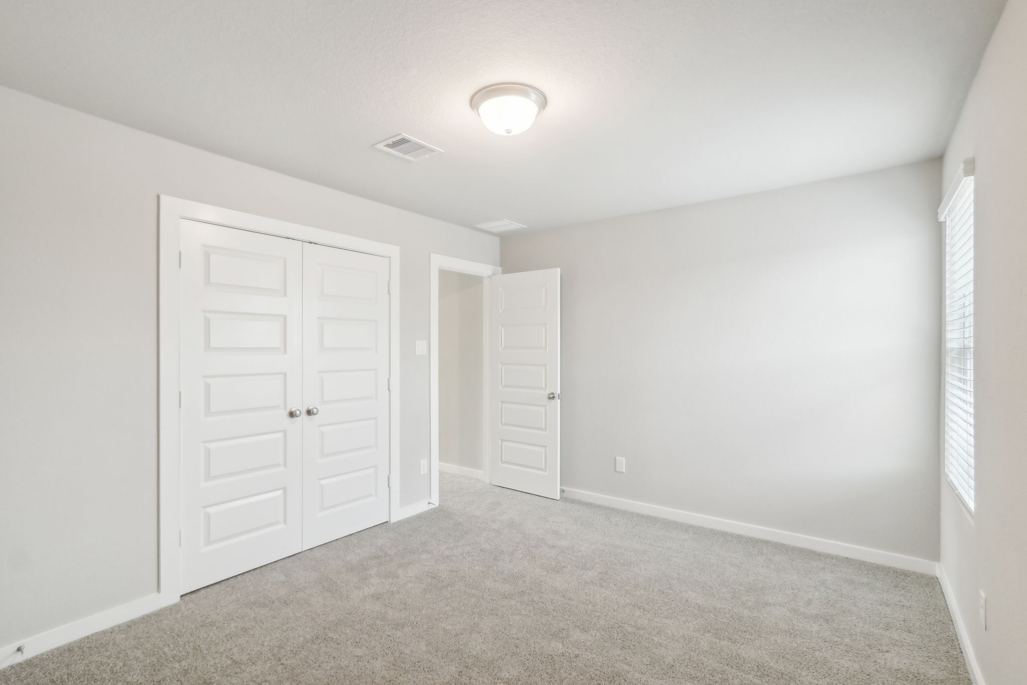 Houston - Wall Street Village - 6435 Brazos Trl Dr, Richmond, TX, 77469 -    048