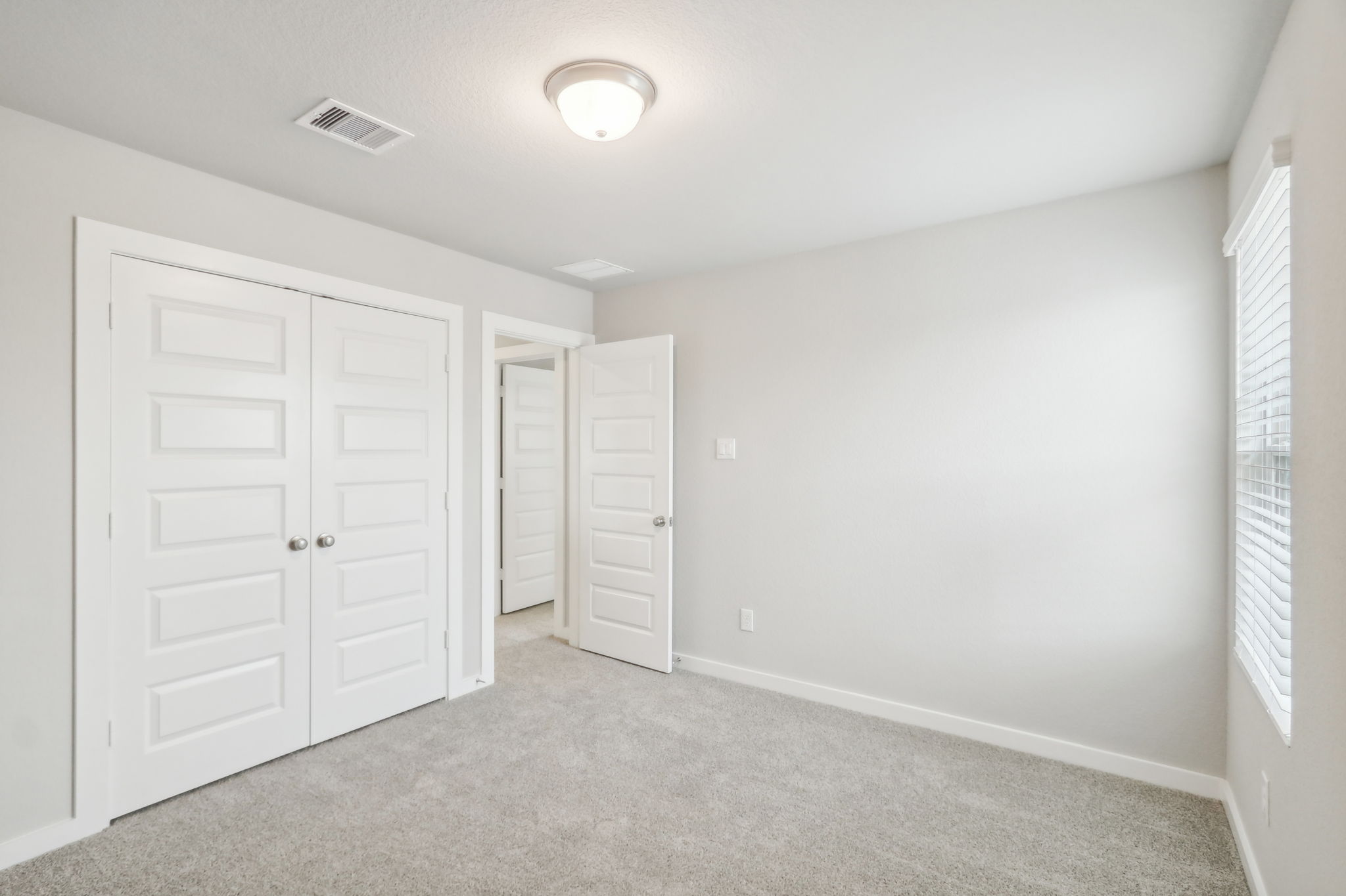 Houston - Wall Street Village - 6435 Brazos Trl Dr, Richmond, TX, 77469 -    053