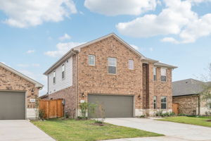 Houston - Wall Street Village - 6435 Brazos Trl Dr, Richmond, TX, 77469 -    002