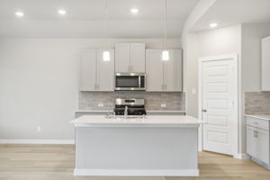 Houston - Wall Street Village - 6435 Brazos Trl Dr, Richmond, TX, 77469 -    012