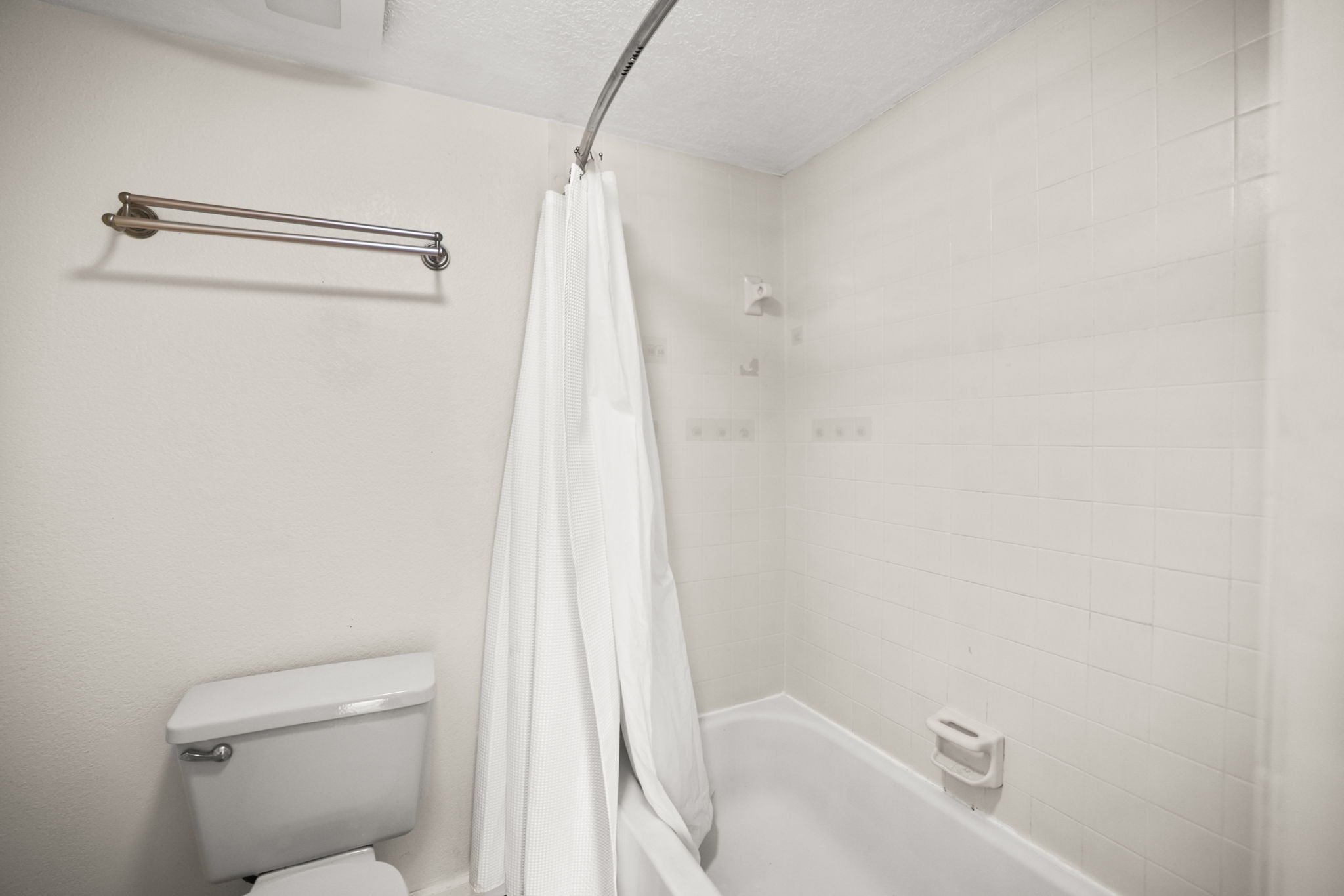 Bathroom 1 - 495A2060