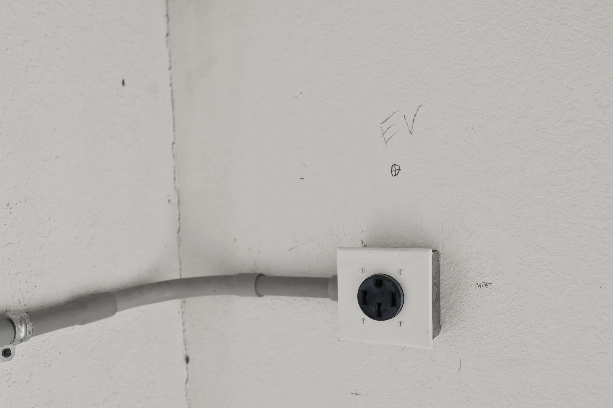 EV Outlet - 495A2133