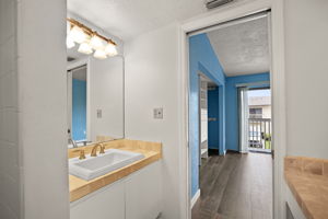 Bathroom 1 - 495A2063
